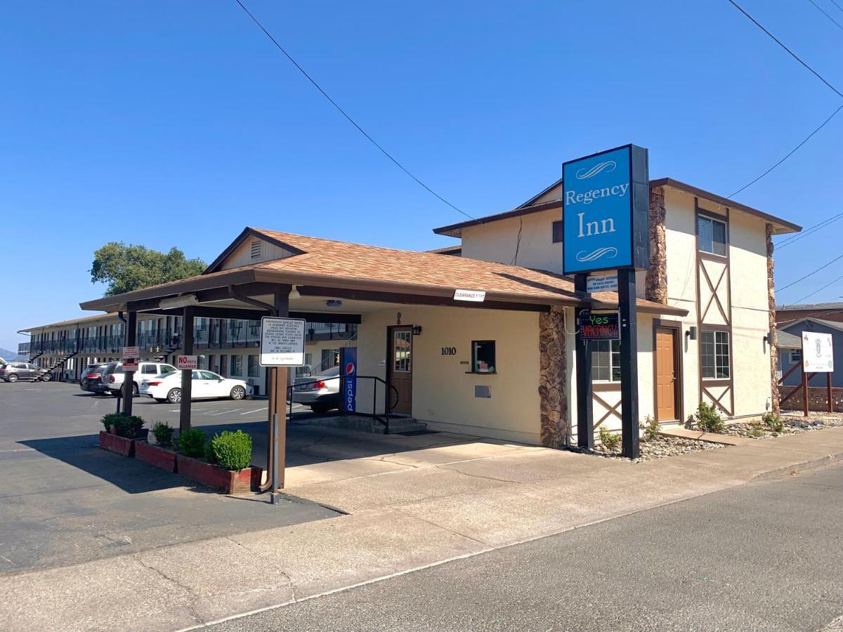 Regency Inn Lakeport エクステリア 写真