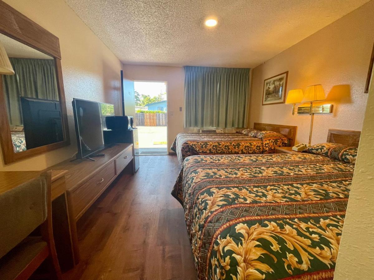 Regency Inn Lakeport エクステリア 写真