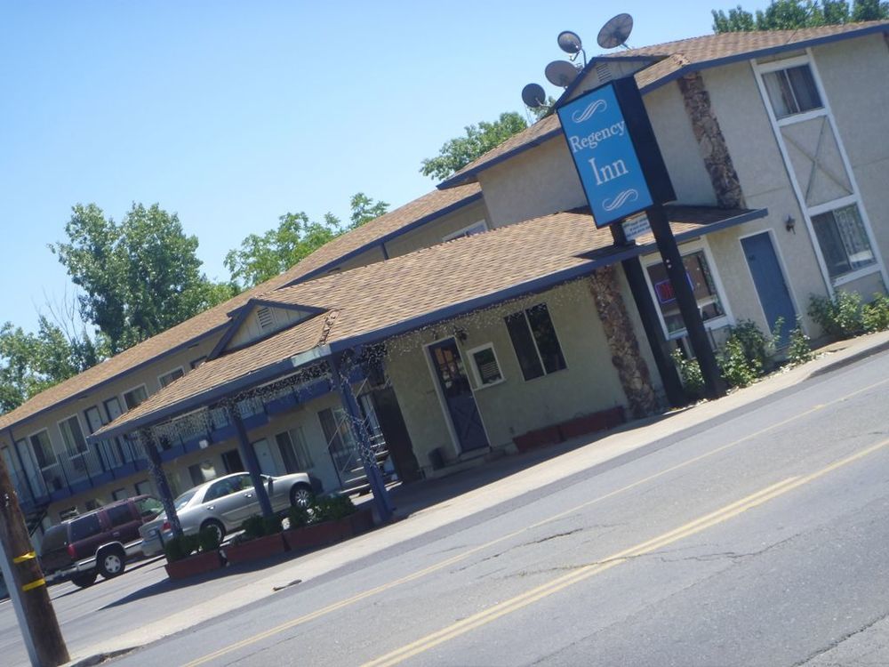 Regency Inn Lakeport エクステリア 写真