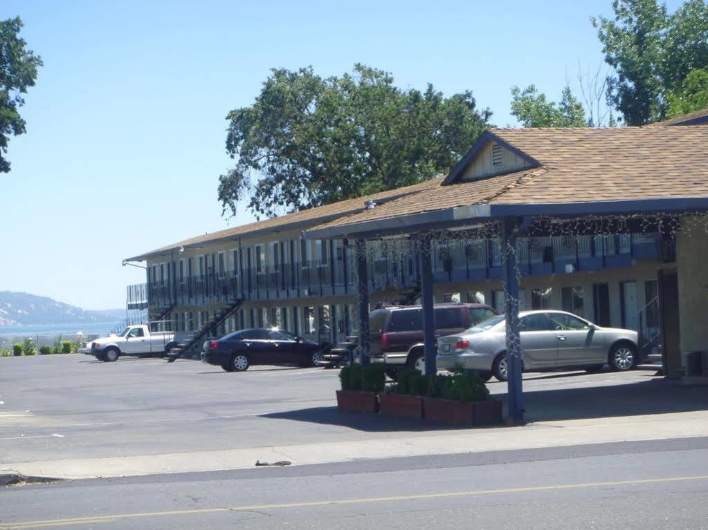 Regency Inn Lakeport エクステリア 写真